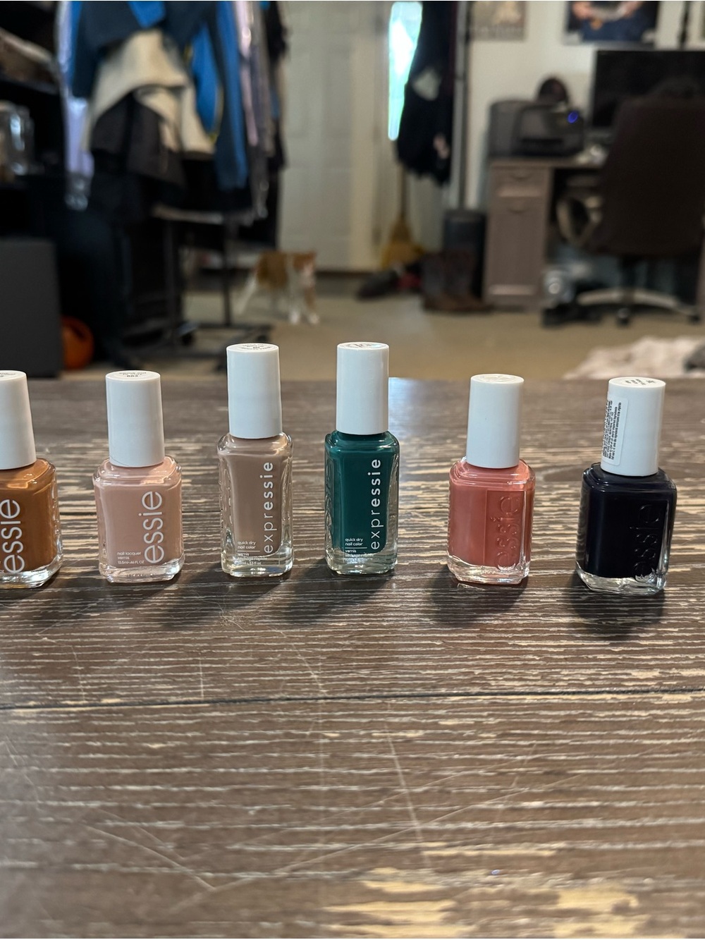 USED Essie & Expressie Mixed Nail Polish Set